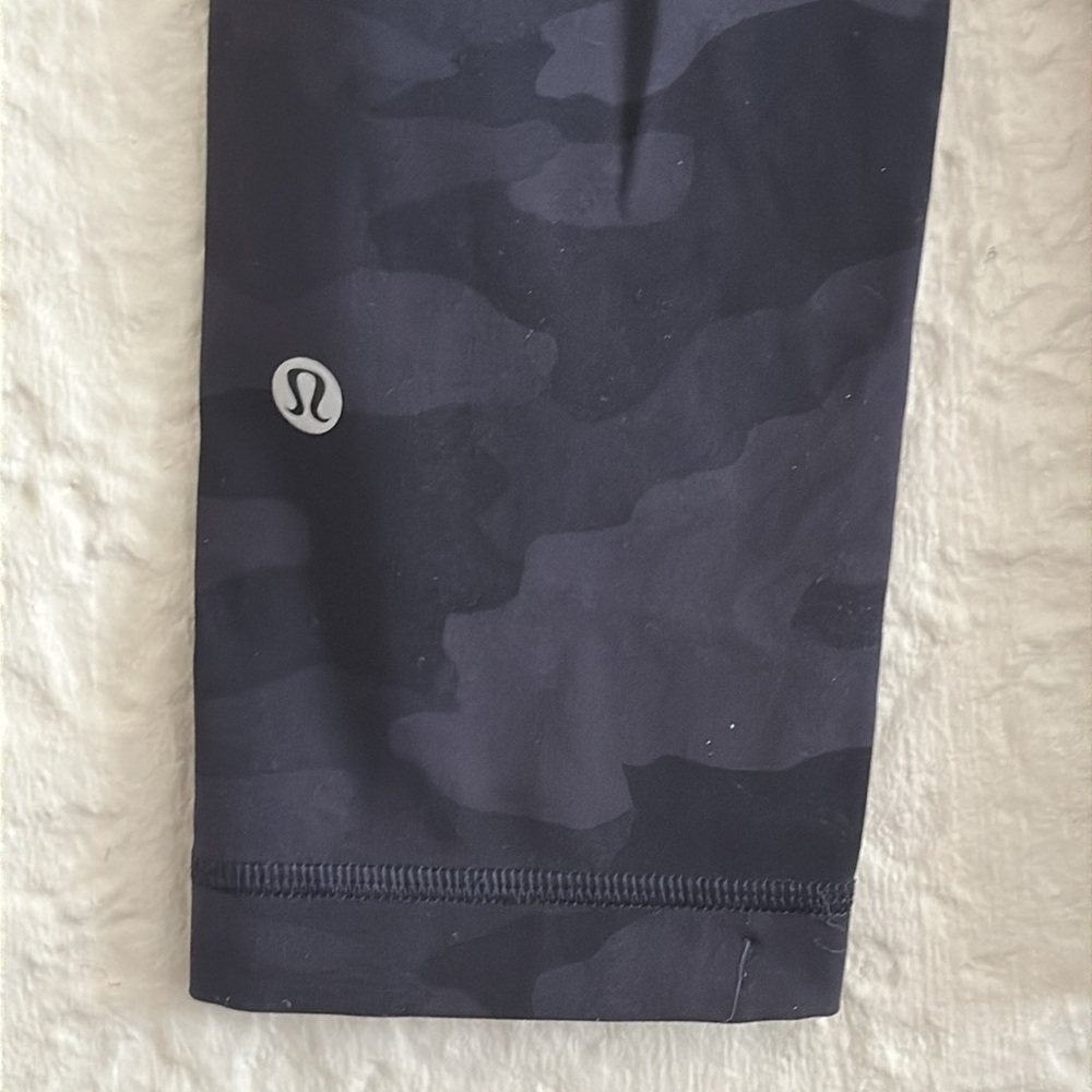 Lululemon Swift Speed High-Rise Crop 21” Heritage 365 Camo Deep Coal Leggings 0 - Picture 12 of 16
